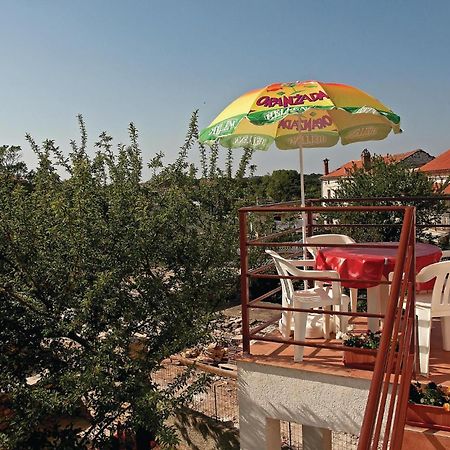 Gorgeous Home In Hrboki With Wifi Extérieur photo