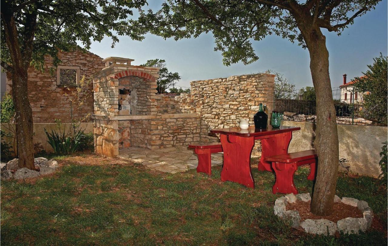 Gorgeous Home In Hrboki With Wifi Extérieur photo